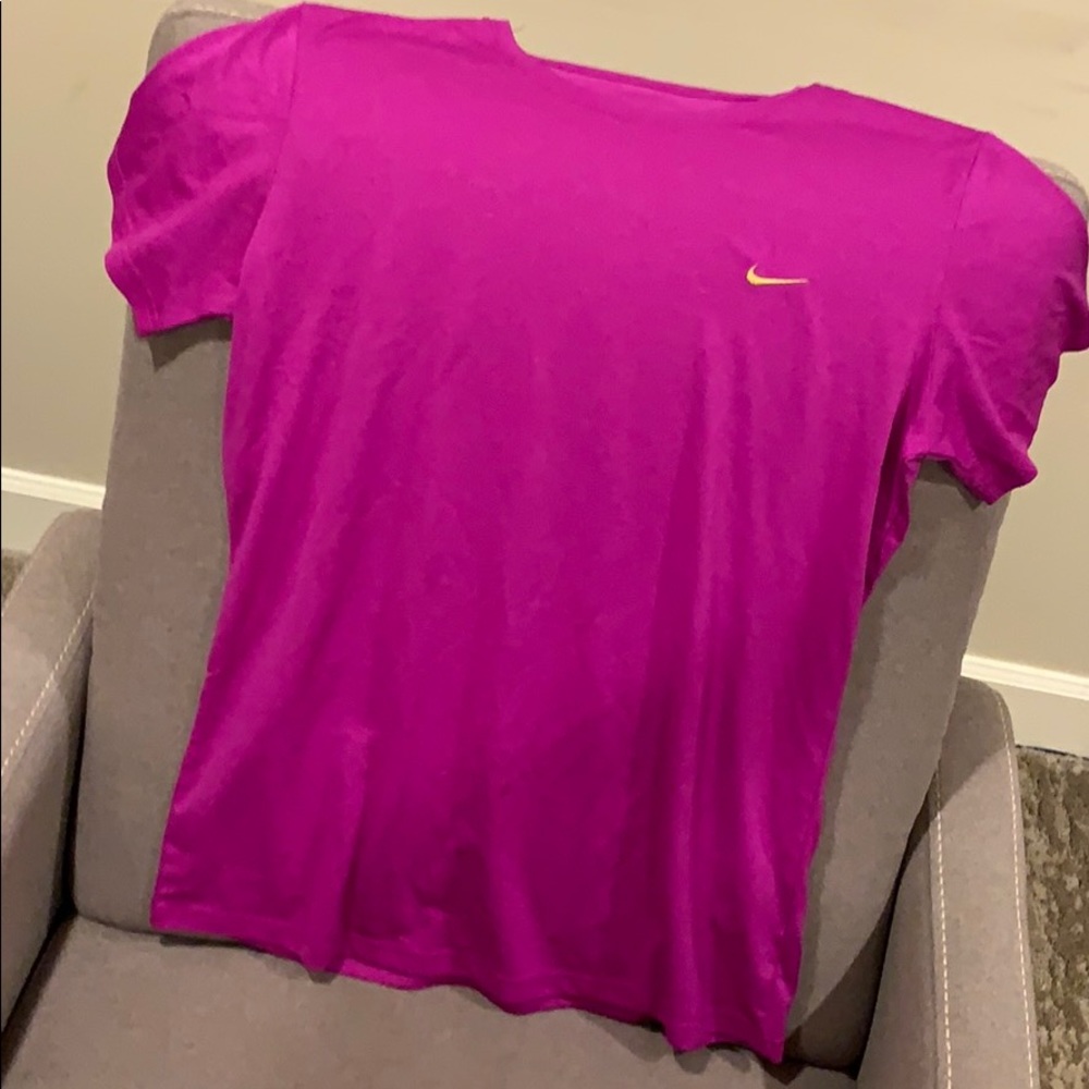 Magenta nike fitness top!